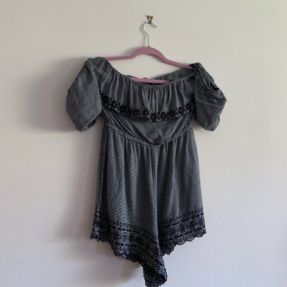 American Eagle gingham romper with pockets - Picture 2 of 5